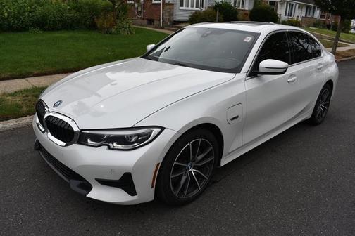2022 BMW 330e Base