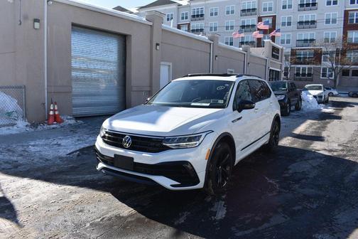 2023 Volkswagen Tiguan 2.0T SE R-Line Black 4MOTION