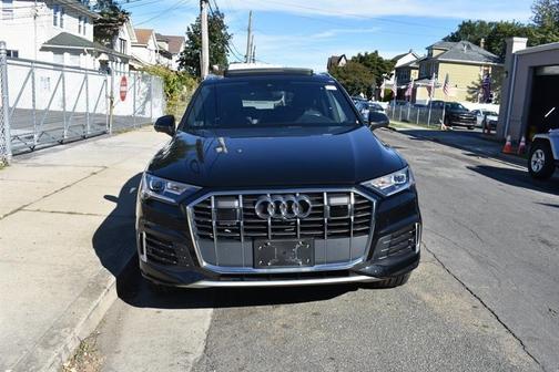 2023 Audi Q7 45 Premium