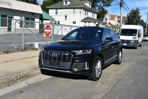 2023 Audi Q7 45 Premium