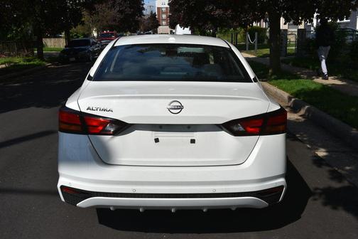 Glacier White 2025 Nissan Altima 2.5 SV