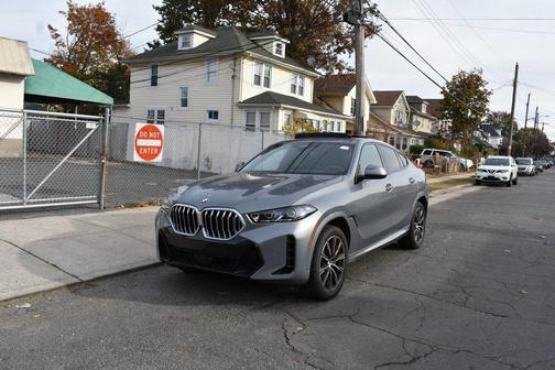 2025 BMW X6 xDrive40i