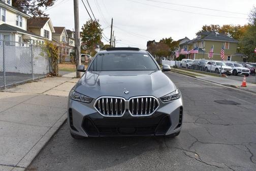2025 BMW X6 xDrive40i