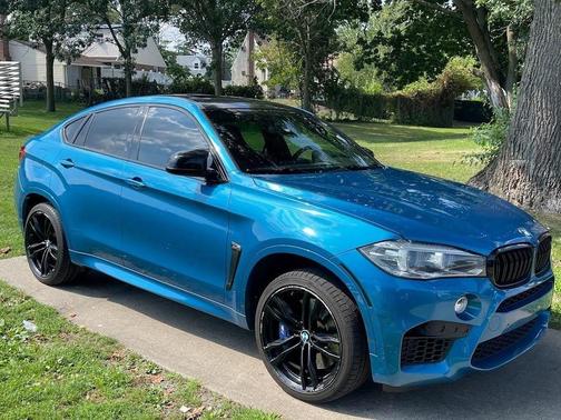Photo 4 of 32 of 2018 BMW X6 M Base