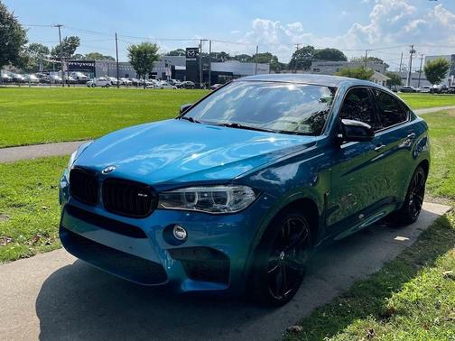 Photo 2 of 32 of 2018 BMW X6 M Base