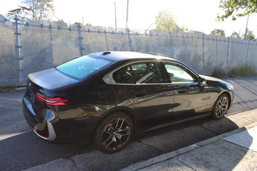 Dark Graphite Metallic 2026 BMW 530 i xDrive
