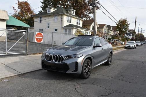 Skyscraper Gray Metallic 2025 BMW X6 xDrive40i