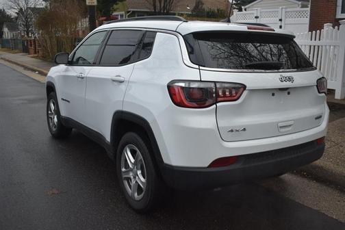 Bright White Clearcoat 2025 Jeep Compass Limited