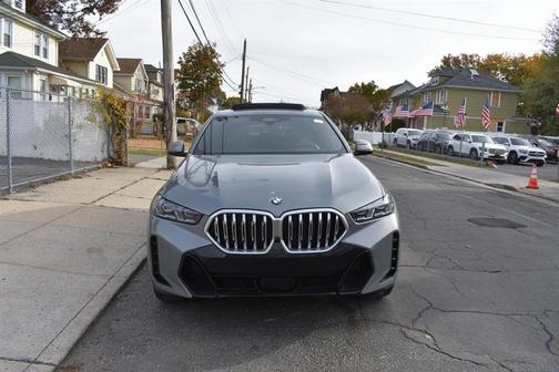 2025 BMW X6 xDrive40i