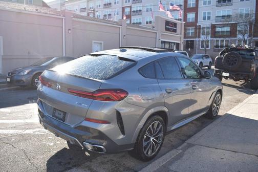 2025 BMW X6 xDrive40i