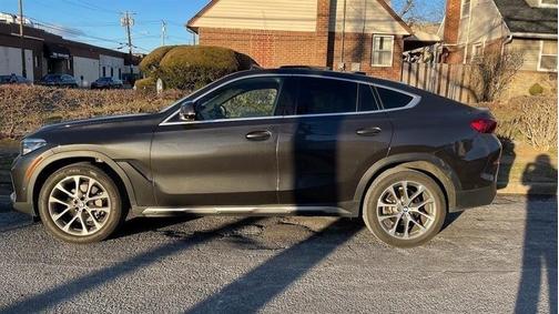 2025 BMW X6 xDrive40i