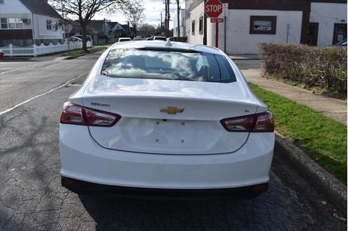 2022 Chevrolet Malibu FWD LT