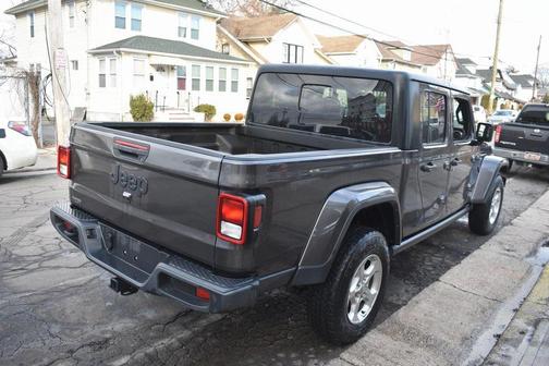 2022 Jeep Gladiator Sport