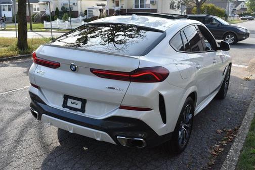 2023 BMW X6 xDrive40i