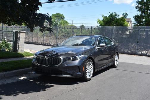 Dark Graphite Metallic 2025 BMW 530 xDrive