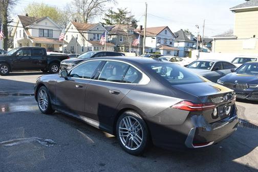 Dark Graphite Metallic 2025 BMW 530 xDrive