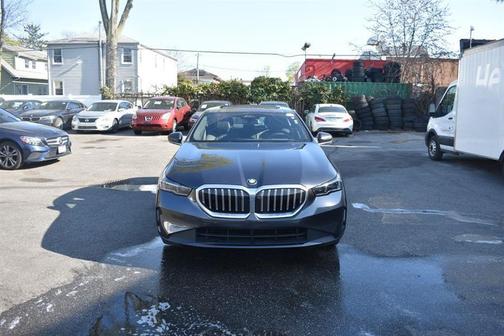 Dark Graphite Metallic 2025 BMW 530 xDrive