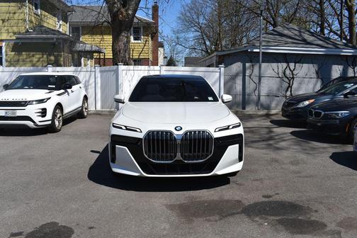 Mineral White Metallic 2025 BMW 760 xDrive