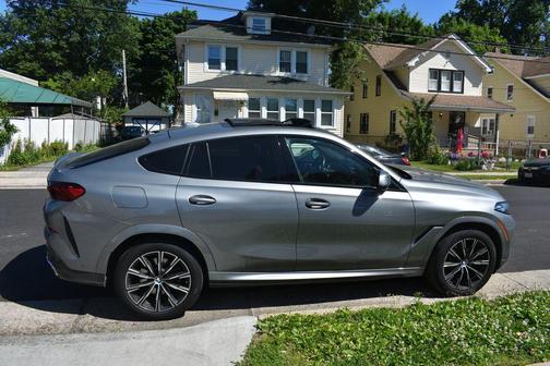 Skyscraper Gray Metallic 2025 BMW X6 xDrive40i