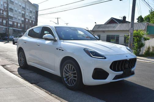 Bianco 2024 Maserati Grecale GT