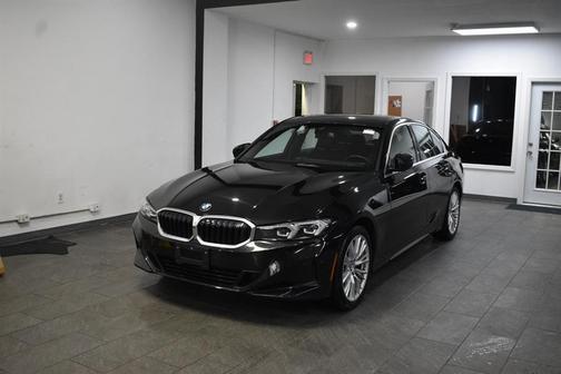 Black Sapphire Metallic 2024 BMW 330 330i