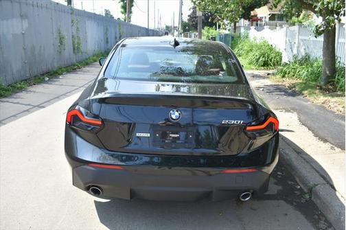 2022 BMW 230 i