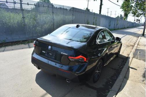 2022 BMW 230 i