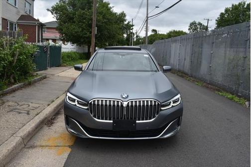 2022 BMW 750 i xDrive