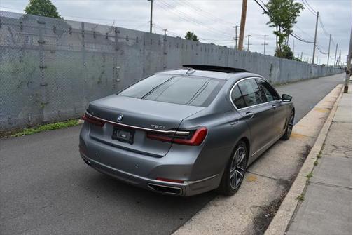 2022 BMW 750 i xDrive