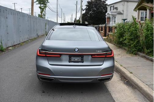 2022 BMW 750 i xDrive