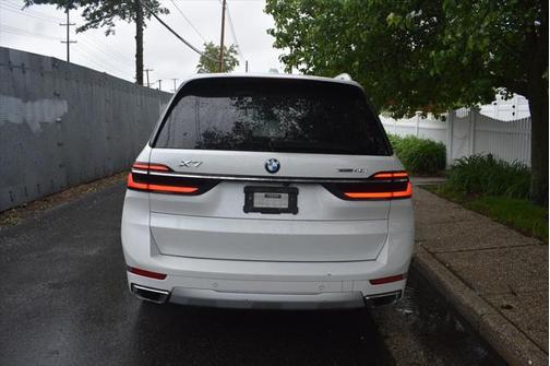 2024 BMW X7 xDrive40i