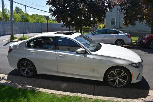 Mineral White Metallic 2024 BMW 330 330i