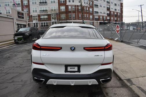 2021 BMW X6 sDrive40i