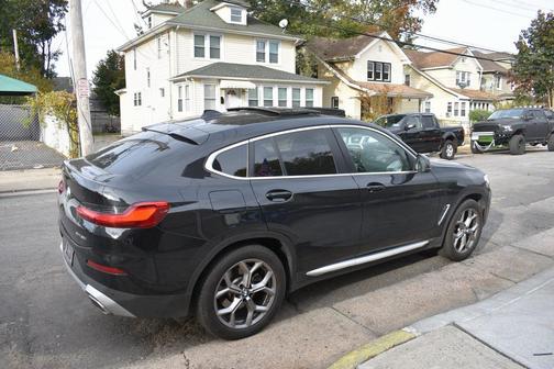 2024 BMW X4 xDrive30i