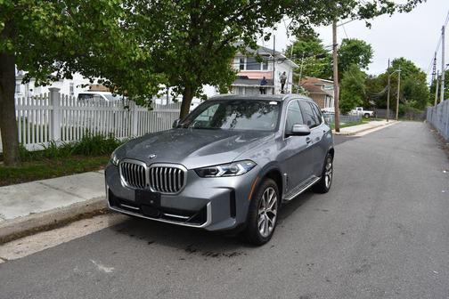 Skyscraper Gray Metallic 2024 BMW X5 sDrive40i