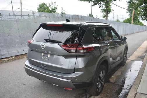 Gun Metallic 2026 Nissan Rogue SL