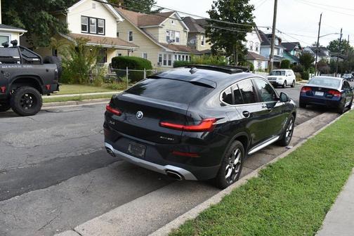 2024 BMW X4 xDrive30i