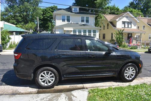 DB Black Crystal Clearcoat 2026 Dodge Durango GT RWD