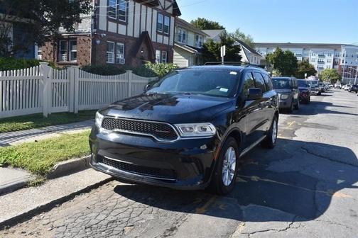 DB Black Crystal Clearcoat 2026 Dodge Durango GT RWD