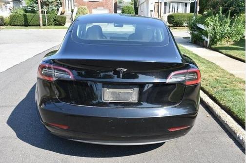 2022 Tesla Model 3 Standard Range