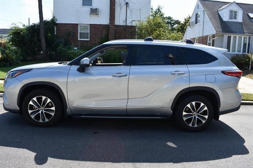 2021 Toyota Highlander Hybrid LE