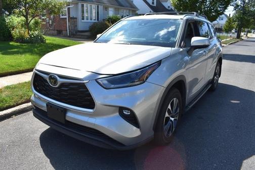 2021 Toyota Highlander Hybrid LE