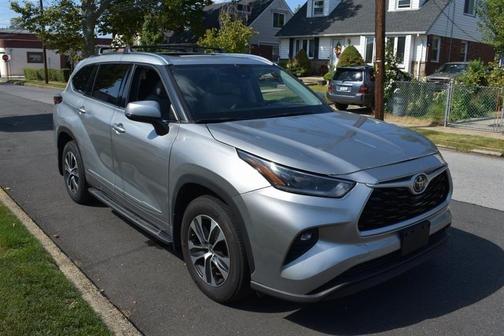 2021 Toyota Highlander Hybrid LE