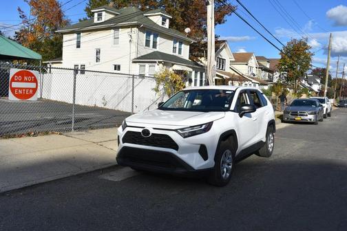 2025 Toyota RAV4 LE