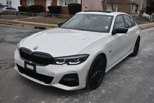 2022 BMW 330e Base