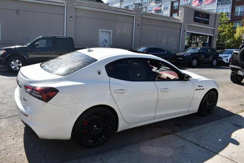 2022 Maserati Ghibli Modena