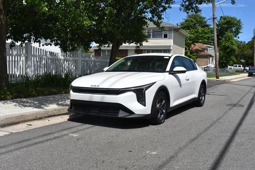 Snow White Pearl 2025 Kia K4 LXS