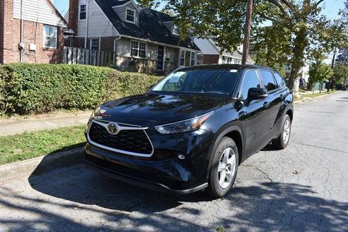 Midnight Black Metallic 2025 Toyota Highlander LE