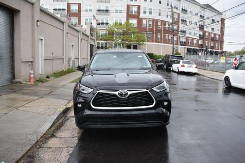 Midnight Black Metallic 2025 Toyota Highlander LE