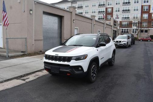 Bright White Clearcoat 2024 Jeep Compass Trailhawk